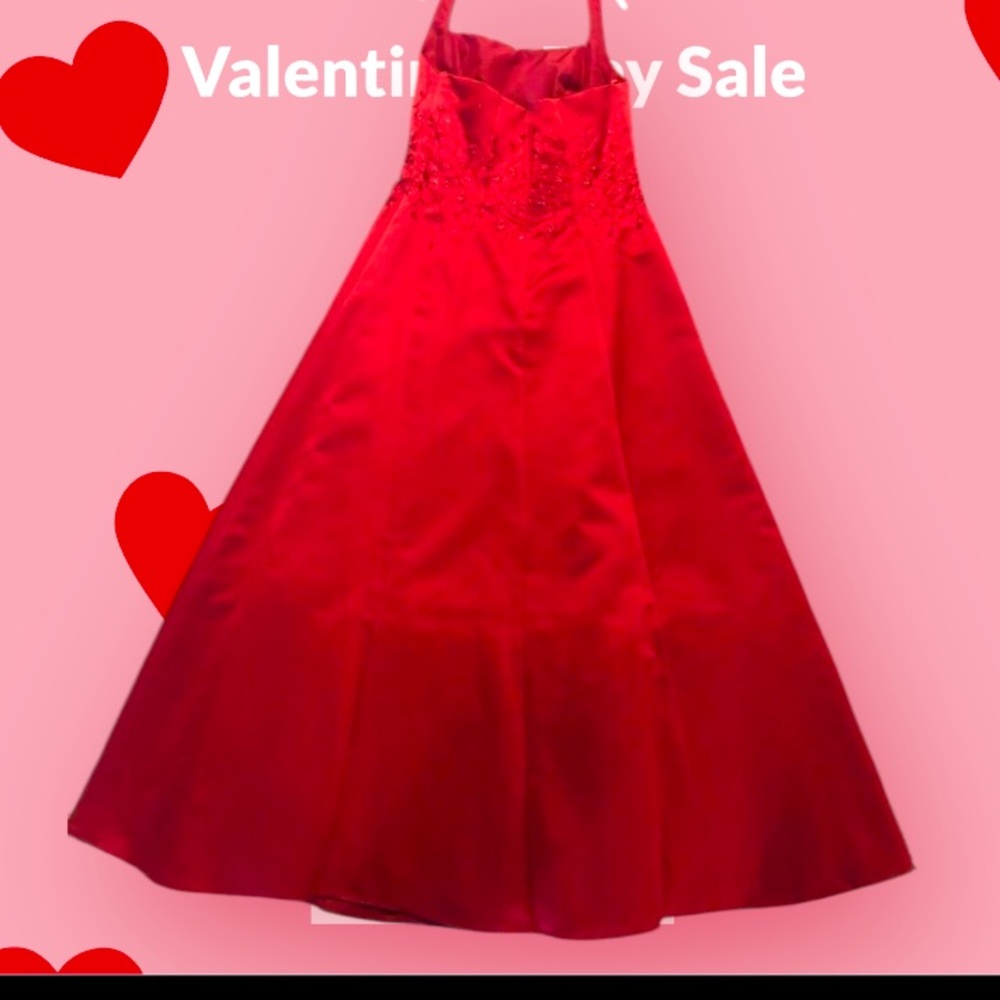 Ladies Sz 6 Long Maxi Dress red Gown, sequins surround the top area. Gorgeous - Picture 8 of 10